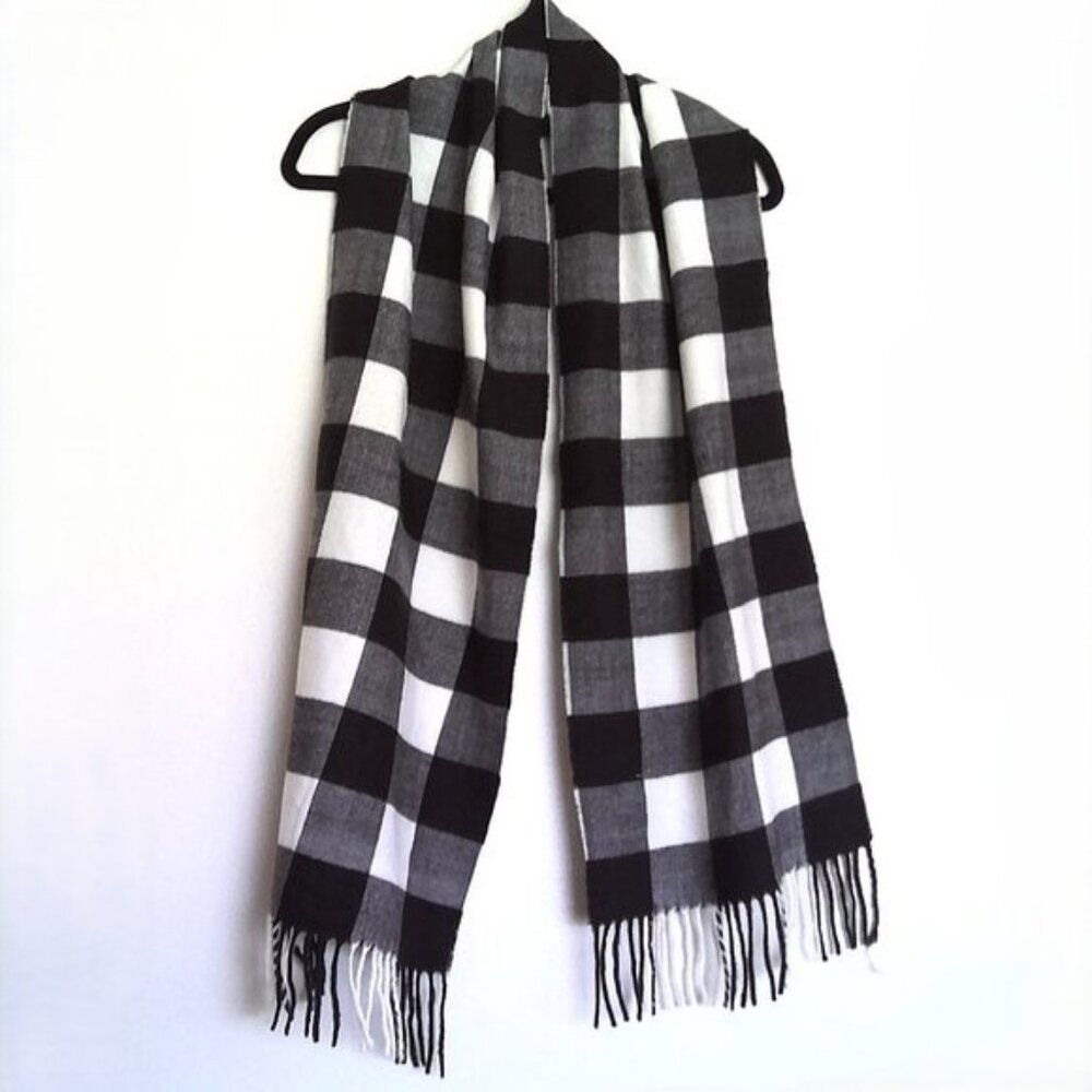 New Janice Apparel Plaid Scarf Black & White Fringe Italy Design Viscose NWT